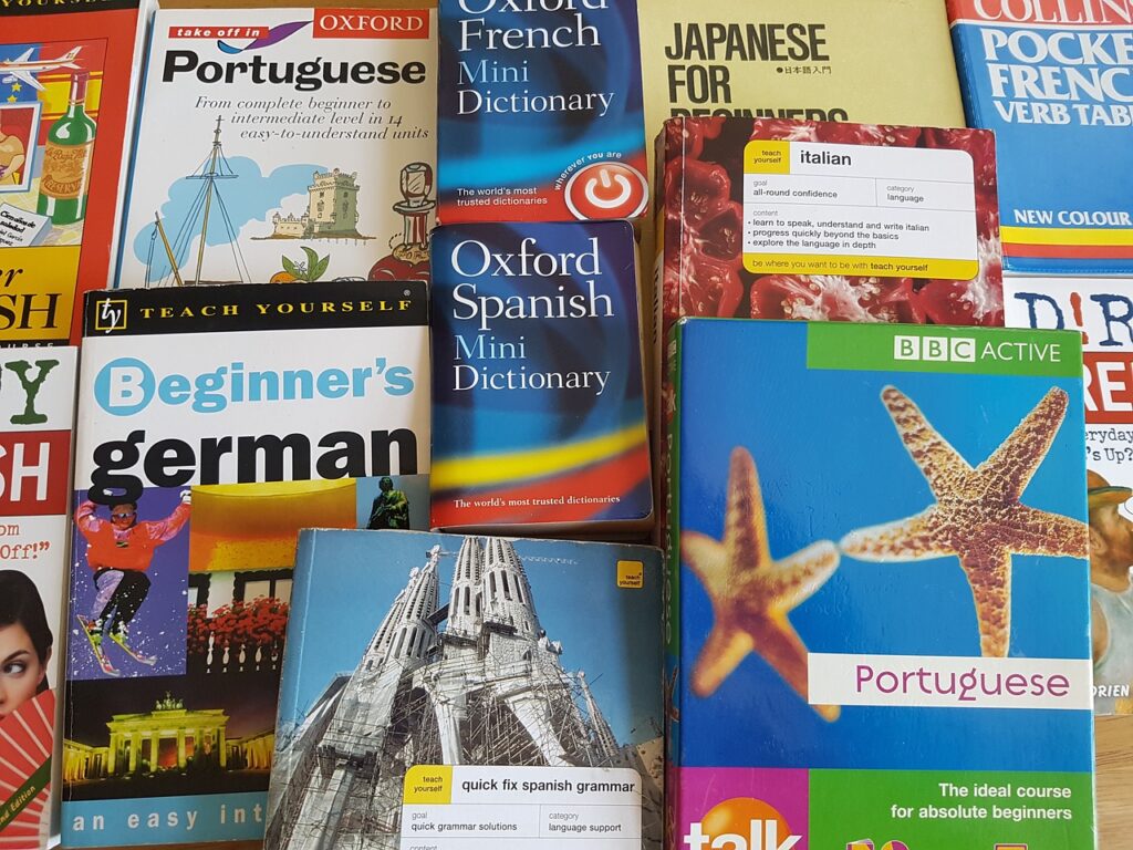 Dicionários de diferentes idiomas